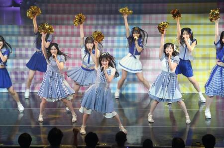 ＡＫＢ４８、１９期生の（左から）奥本カイリ、伊藤百花、川村結衣（撮影・金田祐二）