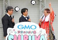 （左から）おぎやはぎの小木博明と矢作兼とトークするレイザーラモンＲＧ（撮影・吉澤敬太）
