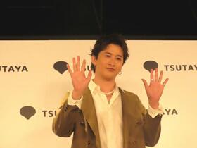 初の写真集「ＳＴＩＬＬ　ＰＥＡＫＩＮＧ」の発売イベントを行った高橋駿一