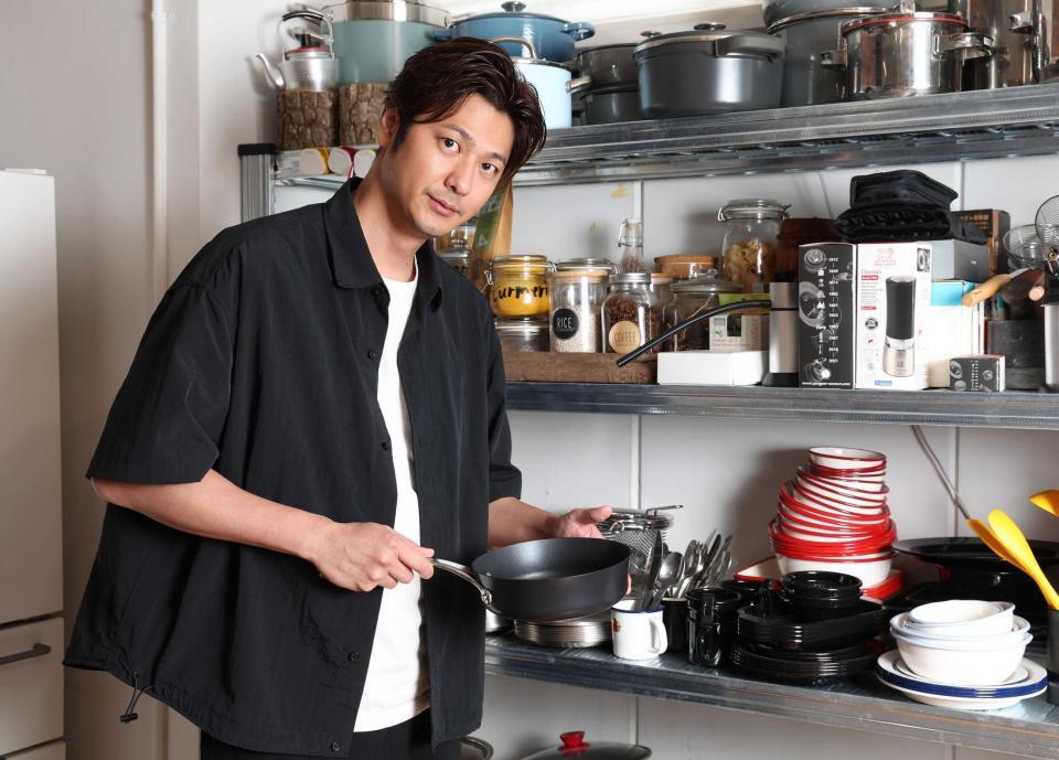 俳優、料理と幅広い活躍をする速水もこみち（撮影・佐々木彰尚）