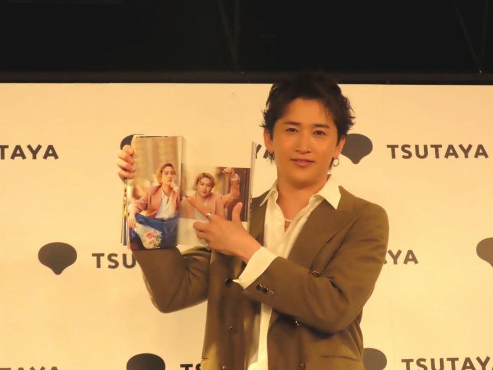 初の写真集「ＳＴＩＬＬ　ＰＥＡＫＩＮＧ」の発売イベントを行った高橋駿一