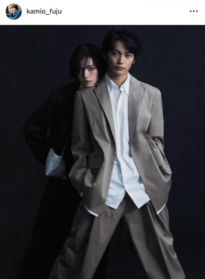 平手友梨奈との２ショットで結婚報告した神尾楓珠。公式インスタグラム＠ｋａｍｉｏ＿ｆｕｊｕ（２月１１日付）より