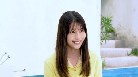 マイナビの新ＣＭに出演する（左から）有村架純