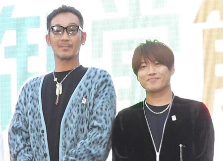 コブクロ・黒田俊介（左）と小渕健太郎