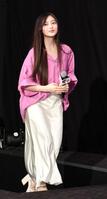 登壇する井上和（撮影・佐藤厚）