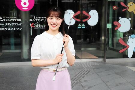 バトンを披露したカンテレ・柏原怜奈アナ