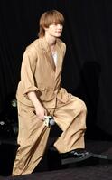 登壇する佐野勇斗（撮影・佐藤厚）