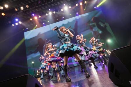 お披露目ライブで沸かせたＮＥＶＥＲ　ＥＮＤ　ＲＯＬＬ