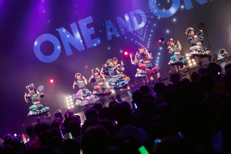 お披露目ライブで沸かせたＮＥＶＥＲ　ＥＮＤ　ＲＯＬＬ