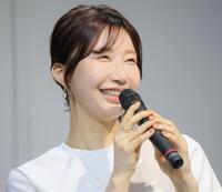 撮影を振り返る小倉ゆうか（撮影・吉澤敬太）