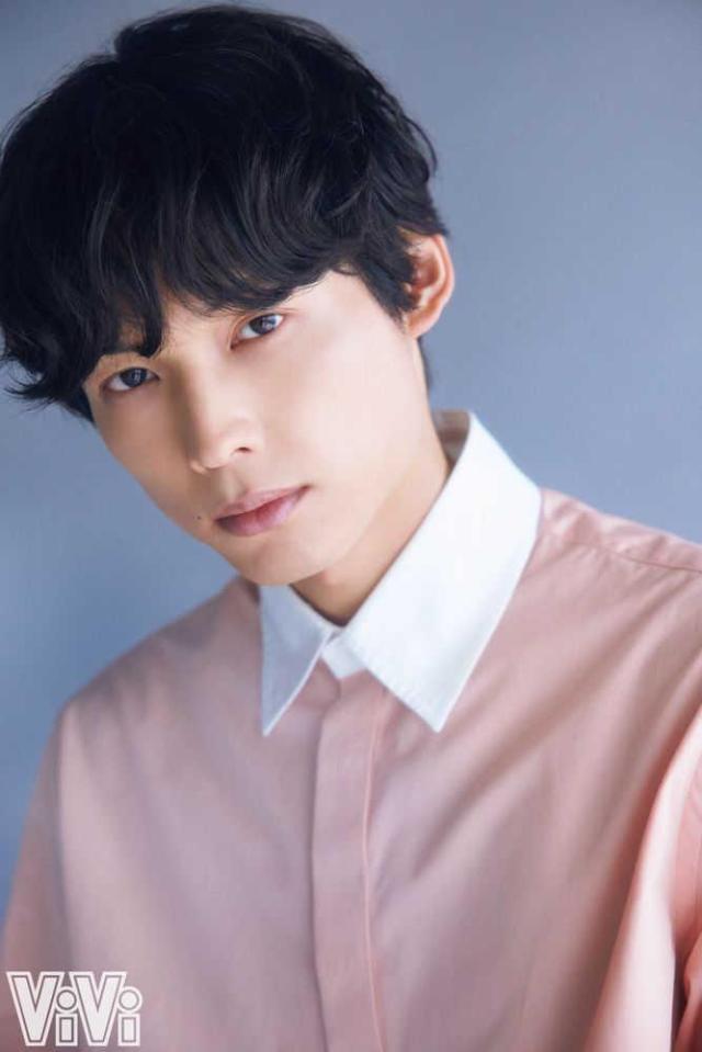 　「ＶｉＶｉ国宝級イケメンランキング　２０２６年上半期」ＡＤＵＬＴ部門の１位のＳｉｘＴＯＮＥＳ・松村北斗（Ｃ）講談社　ＶｉＶｉ２０２６年９月号