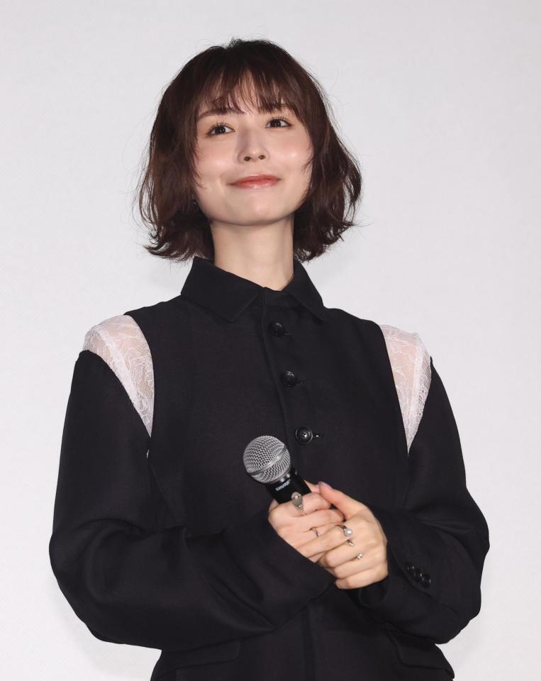 舞台あいさつに登場した長濱ねる＝東京・ユナイテッド・シネマ豊洲（撮影・佐々木彰尚）