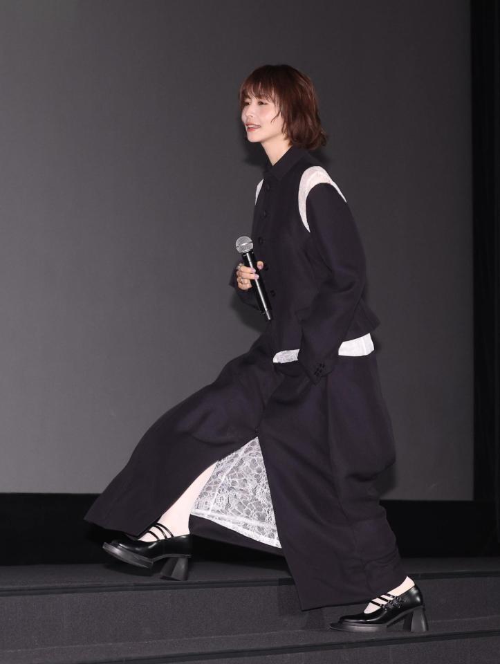 舞台あいさつに登場した長濱ねる＝東京・ユナイテッド・シネマ豊洲（撮影・佐々木彰尚）