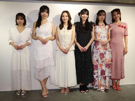 笑顔の（左から）池本しおり、高鶴桃羽、都丸紗也華、花城奈央、渚のん、あのん舞（撮影・金田祐二）