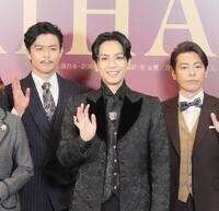 取材会に出席した（左から）上原理生、黒羽麻璃央、東山光明