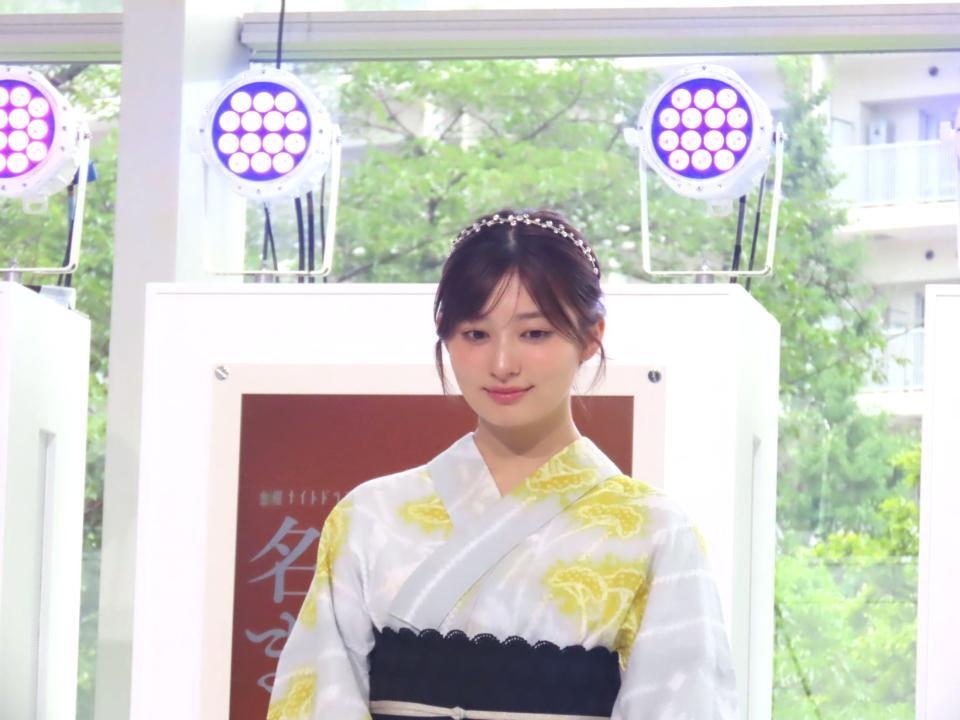 主演ドラマの制作発表に出席した吉川愛