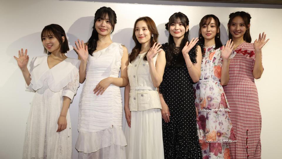 笑顔の（左から）池本しおり、高鶴桃羽、都丸紗也華、花城奈央、渚のん、あのん舞（撮影・金田祐二）