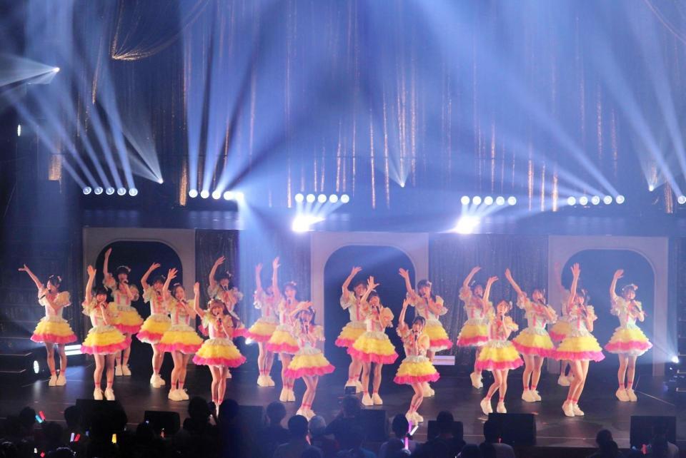 １５周年記念ライブツアーの大阪公演を行ったＨＫＴ４８