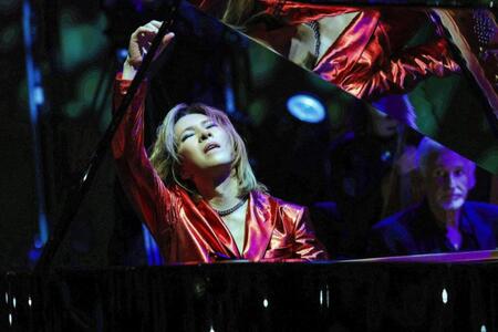 ピアノを奏でるＹＯＳＨＩＫＩ