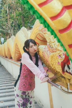 真山りかの写真集「まちあわせ」ⓒＫＡＤＯＫＡＷＡ／写真：東京祐