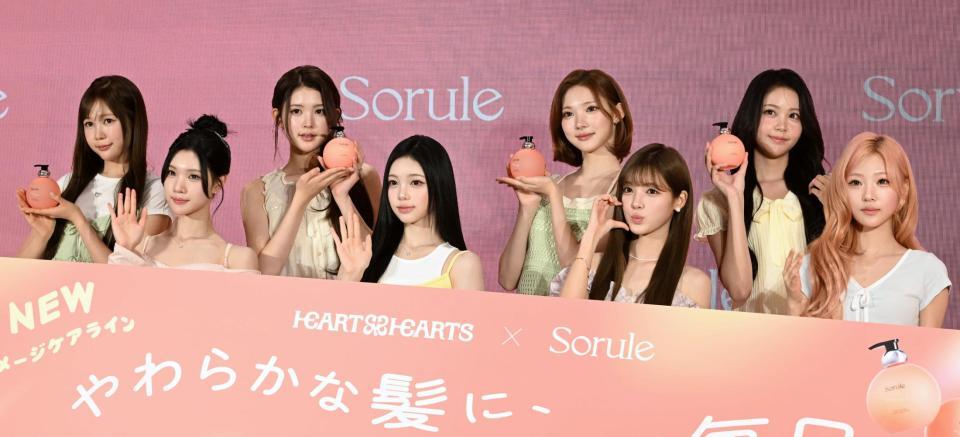 来日ヘアブランドイベントに出席した（左から）イェオン、ジューン、エイナ、イアン、ジウ、ユハ、カルメン、ステラ（撮影・堀内翔） 