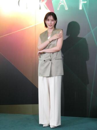 撮影に応じる本田翼