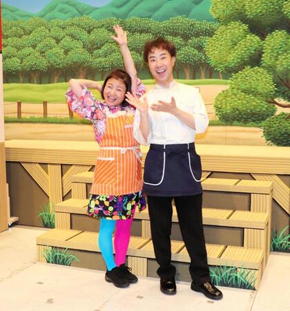 公演後に取材に応じた島田珠代（左）、藤井隆