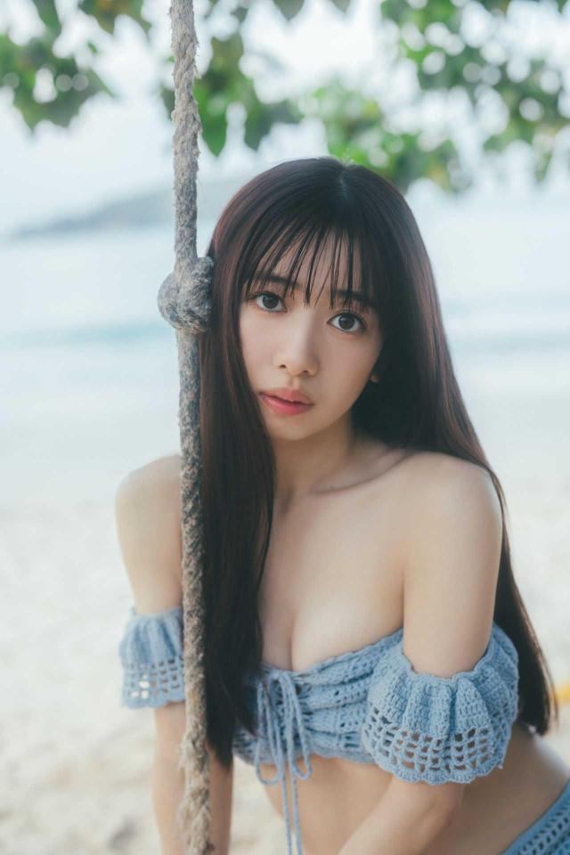真山りか写真集「まちあわせ」（ｃ）ＫＡＤＯＫＡＷＡ／写真：東京祐