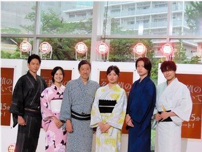 制作発表会見に出席した（左から）吉沢悠、恒松祐里、奥田瑛二、吉川愛、綱啓永、高松アロハ＝１７日