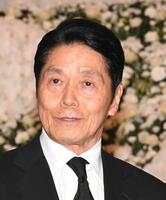 　峰竜太