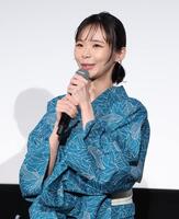 笑顔であいさつする趣里（撮影・金田祐二）