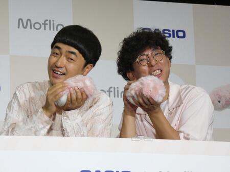 イベントに出席したたくろうの赤木裕（左）、きむらバンド