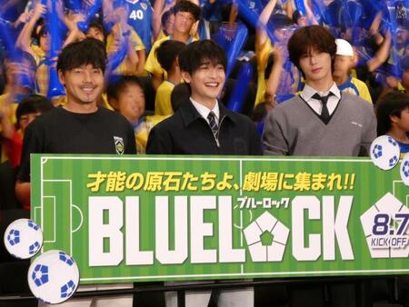 （左から）松井大輔氏、高橋文哉、Ｋ＝都内