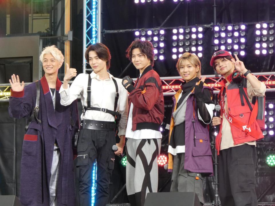 イベントに出席した（左から）天野浩成、今井竜太郎、長田光平、安井謙太郎、楢原聖＝都内