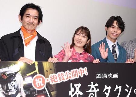 笑顔の（左から）永山竜弥、中山エミリ、上村侑（撮影・金田祐二）