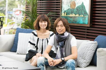 つんく♂（右）と妻・加奈子さん　
