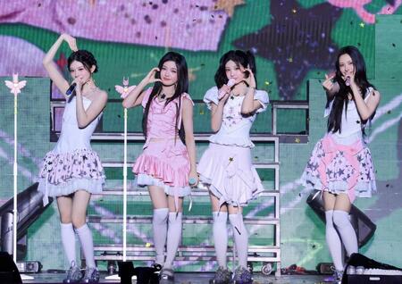 初の日本ツアーを完走したＩＬＬＩＴの（左から）ＭＩＮＪＵ、ＩＲＯＨＡ、ＷＯＮＨＥＥ、ＹＵＮＡＨ／（Ｐ）＆（Ｃ）　ＢＥＬＩＦＴ　ＬＡＢ　Ｉｎｃ．