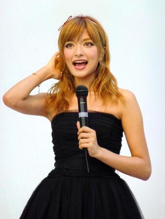 ローラ＝２０１１年