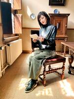 「天海祐希の美術ミステリー　フェルメールと１７世紀オランダ黄金時代の謎」に出演する天海祐希©ＢＳ朝日