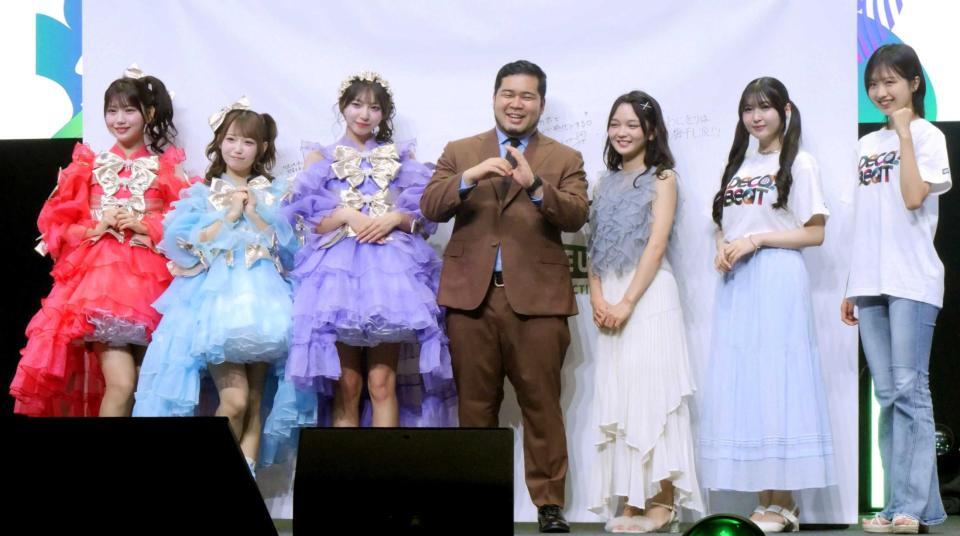 イベントに出席した（左から）ＳＷＥＥＴ　ＳＴＥＡＤＹ・白石まゆみ、音井結衣、塩川莉世、令和ロマン・松井ケムリ、福留光帆、ＤＥＣＡ！ＢＥＡＴ・岡村美波、弓桁朱琴　
