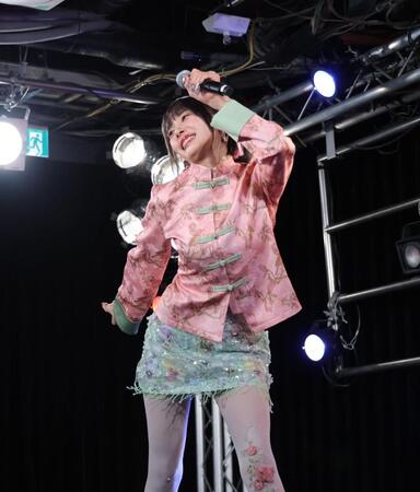 ミニライブを開催した岡田紗佳（撮影・棚橋慶太）