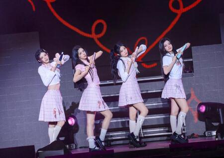 初の日本ツアーを完走したＩＬＬＩＴの（左から）ＭＩＮＪＵ、ＹＵＮＡＨ、ＷＯＮＨＥＥ、ＩＲＯＨＡ／（Ｐ）＆（Ｃ）　ＢＥＬＩＦＴ　ＬＡＢ　Ｉｎｃ．