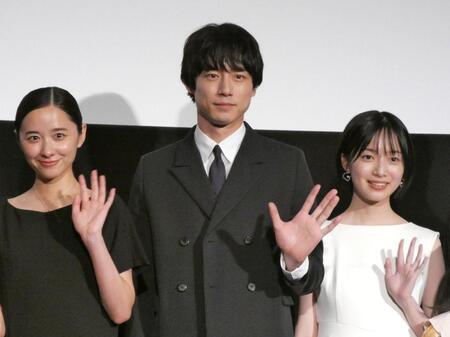 イベントに出席した（左から）堀田真由、坂口健太郎、早瀬憩