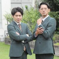 ライブのキービジュアルっぽくクールにポーズを決めるトット