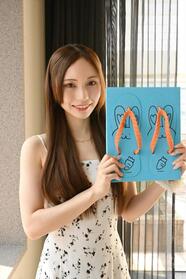 日本製ビーチサンダルのブランドとのコラボ＝ＰＨＯＴＯ／野木原晃一