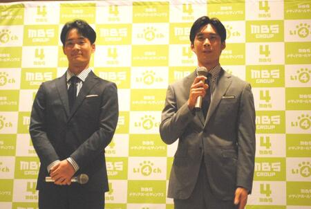 トークするＭＢＳ新人アナウンサーの鈴木充喜（右）と戸嶋将英