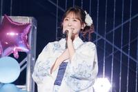 浴衣姿で歌う櫻井優衣（ｐｈｏｔｏ　ｂｙ　Ｖｉｏｌａ　Ｋａｍ）