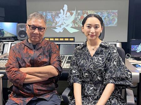 ナレーションが決まった杏（右）と三池崇史監督