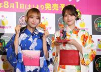 浴衣姿で登場した瀧脇笙古（左）と高松瞳
