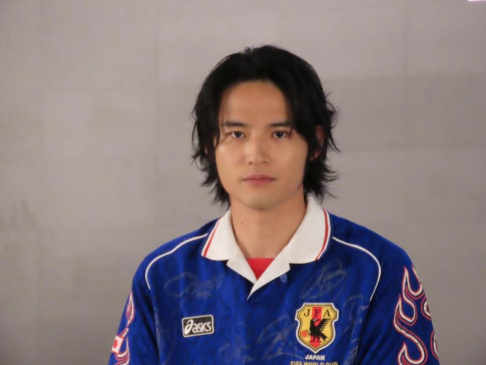 サッカー元日本代表の岡野雅行氏役を行う水上恒司